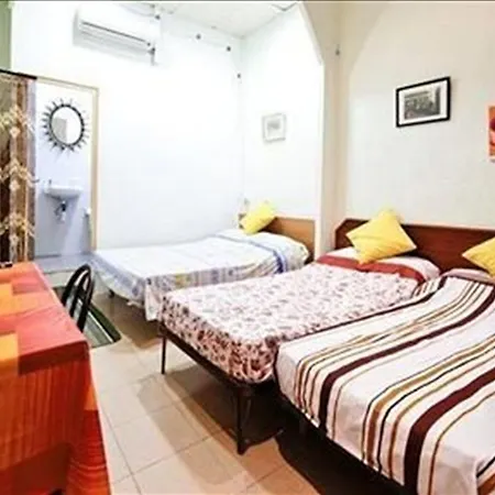 אכסניה Station *